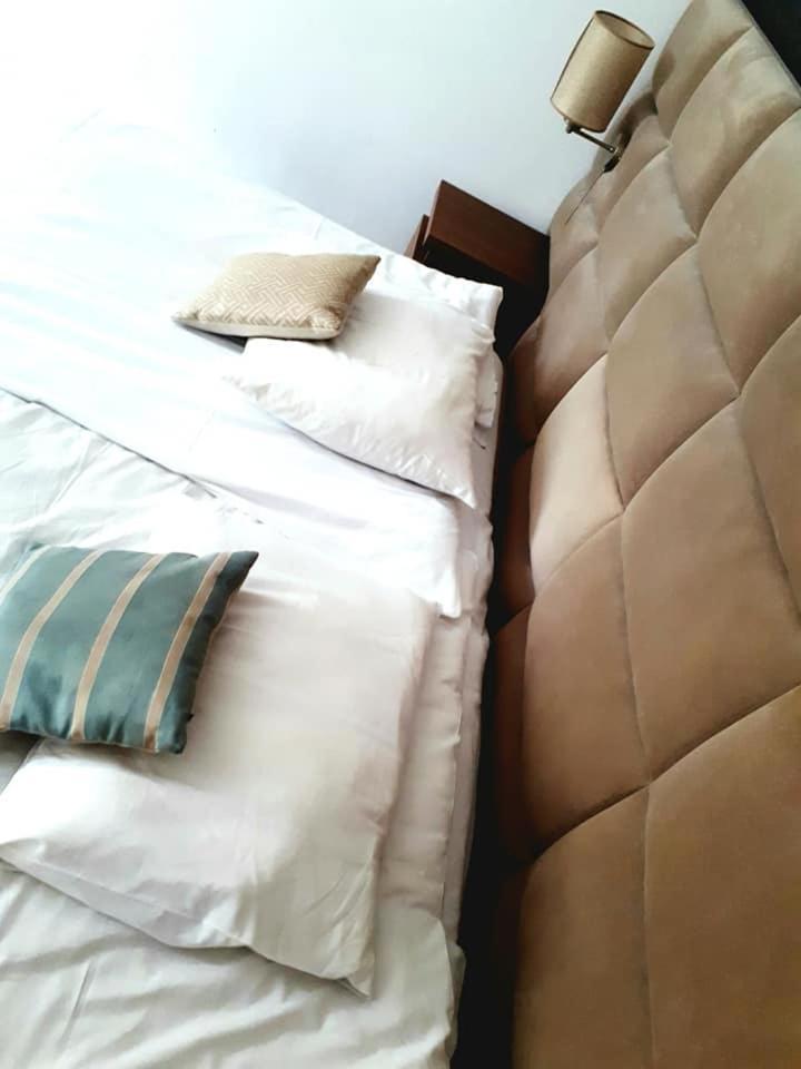 Chmielna 5 Rooms & Apartments Варшава Экстерьер фото